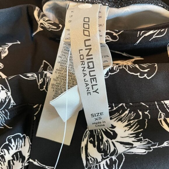 Lorna Jane Shorts - Picture 4 of 4